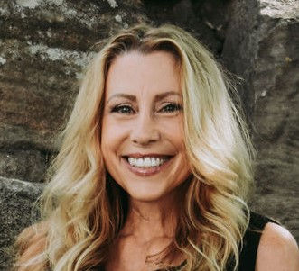 Rebecca Evans, author of POPPY-LIKE